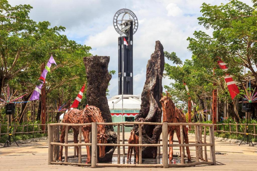 Orchardz Hotel Ayani Pontianak Bagian luar foto