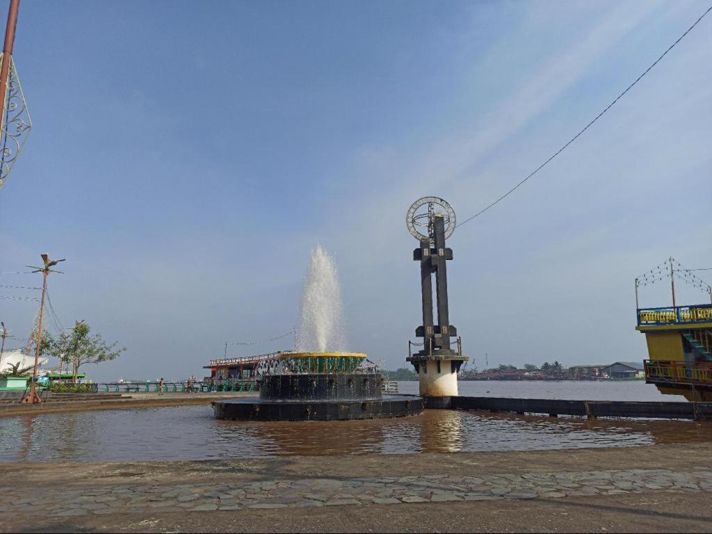 Orchardz Hotel Ayani Pontianak Bagian luar foto