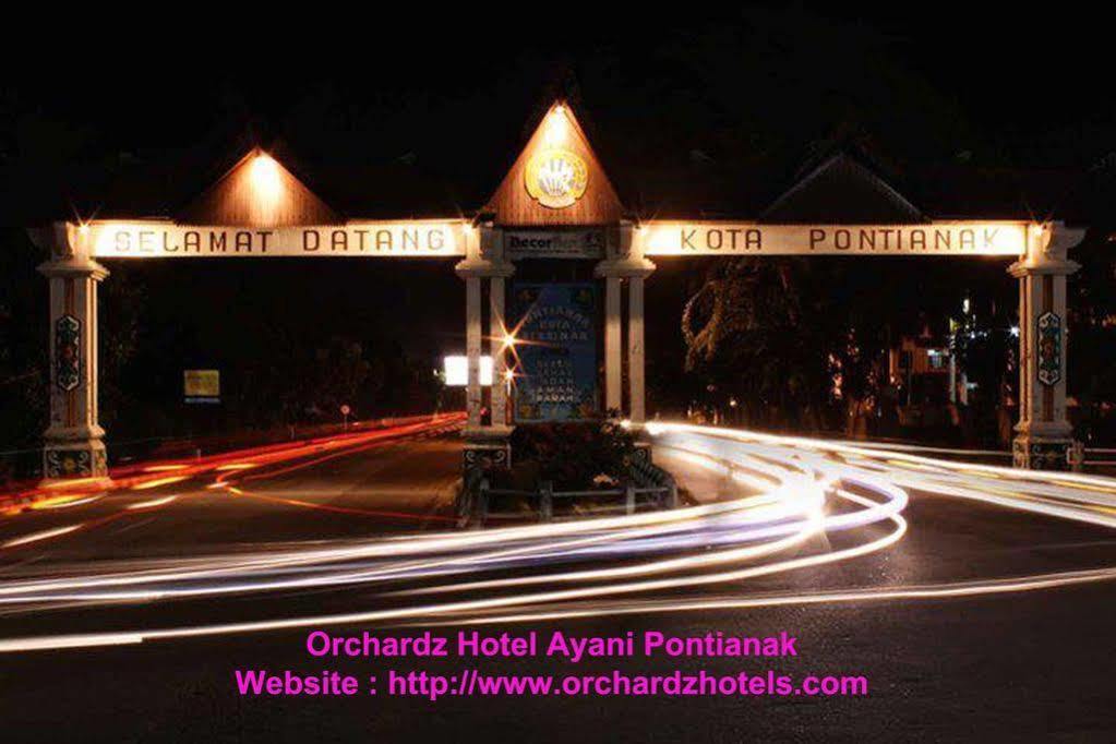 Orchardz Hotel Ayani Pontianak Bagian luar foto